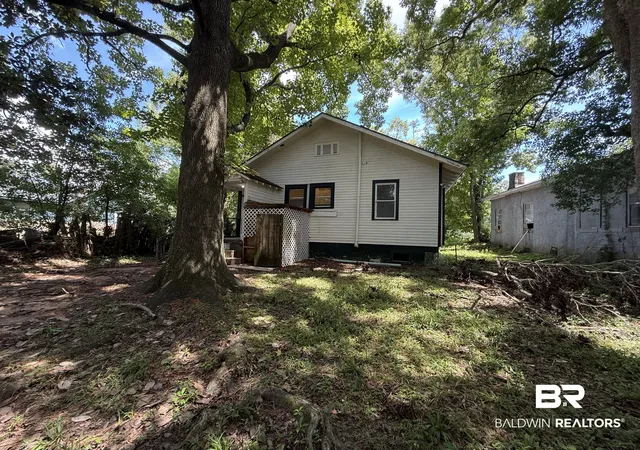 Photo 13 of Sale Pending at 610 Daupin Is Pkwy, Mobile, AL 36606 | MLS# 410113 | Listing updated on 2026-10-06