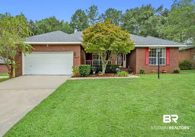 Photo 2 of Sale Pending at 7236 N Lake Dr, Daphne, AL 36527 | MLS# 409876 | Listing updated on 2026-09-08