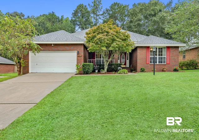 Photo 3 of Sale Pending at 7236 N Lake Dr, Daphne, AL 36527 | MLS# 409876 | Listing updated on 2026-09-08