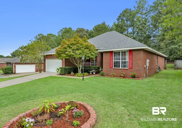 Photo 4 of Sale Pending at 7236 N Lake Dr, Daphne, AL 36527 | MLS# 409876 | Listing updated on 2026-09-08