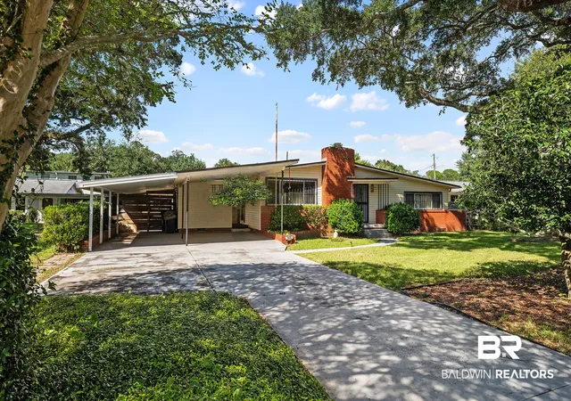 Photo 2 of Single family home for sale at 506 E Sunset Avenue, Pensacola, FL 32507 | MLS# 409339 | Listing updated on 2026-09-10