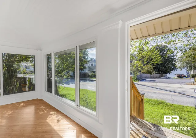 Photo 3 of Single family home for sale at 217 S Mobile St, Fairhope, AL 36532 | MLS# 409486 | Listing updated on 2026-10-20