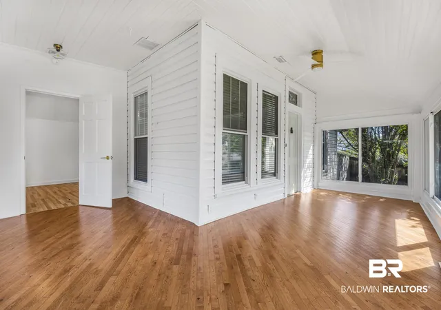 Photo 4 of Single family home for sale at 217 S Mobile St, Fairhope, AL 36532 | MLS# 409486 | Listing updated on 2026-10-20