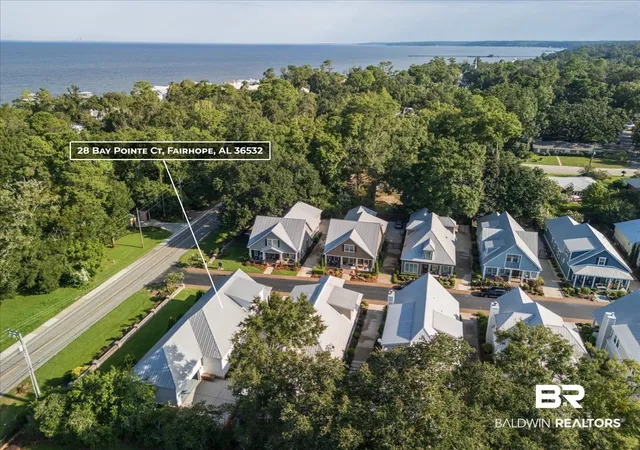 Photo 3 of Single family home for sale at 28 Bay Pointe Ct, Fairhope, AL 36532 | MLS# 410079 | Listing updated on 2026-09-04