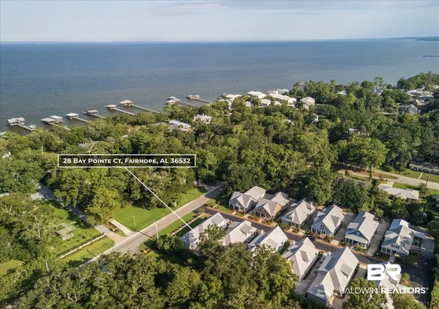 Photo 3 of Single family home for sale at 28 Bay Pointe Ct, Fairhope, AL 36532 | MLS# 410079 | Listing updated on 2026-10-15