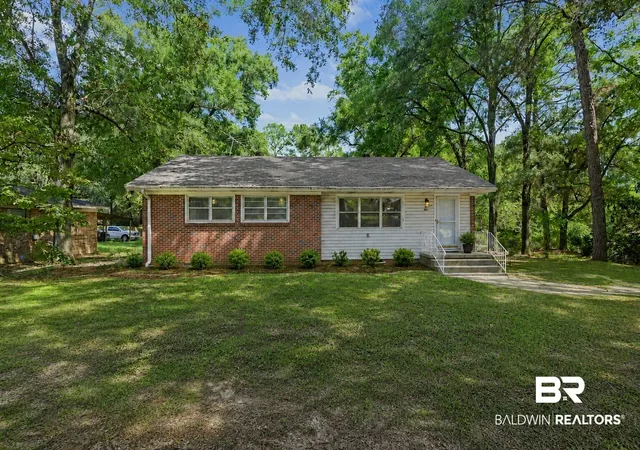 Single family home for sale at 4904 Mercedes Rd, Mobile, AL 36618 | MLS# 410141