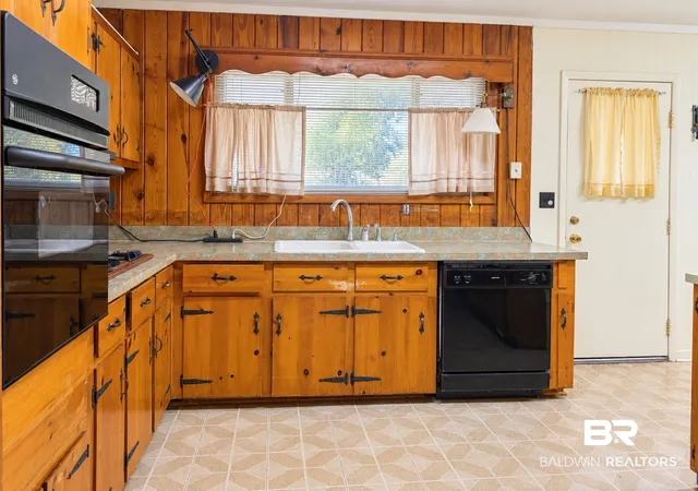 Photo 3 of Sale Pending at 211 Dawson St, Brewton, AL 36426 | MLS# 411179 | Listing updated on 2026-10-21