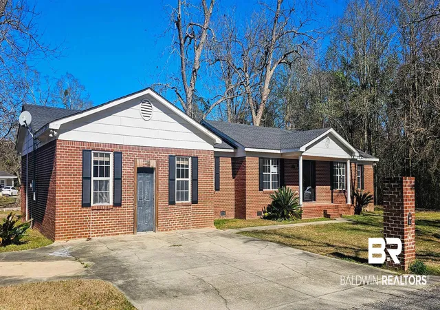 Photo 3 of Sale Pending at 151 Bullard St, Atmore, AL 36502 | MLS# 410846 | Listing updated on 2026-09-17