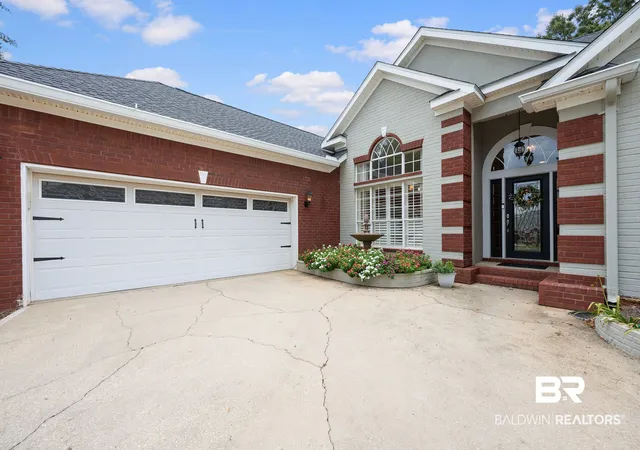 Photo 3 of Single family home for sale at 19150 Fairfax Dr, Fairhope, AL 36532 | MLS# 410304 | Listing updated on 2026-09-16
