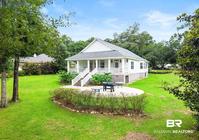 Photo 3 of Sale Pending at 11850 Village Green Dr, Magnolia Springs, AL 36555 | MLS# 398405 | Listing updated on 2026-09-14