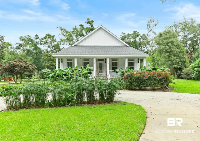 Photo 3 of Sale Pending at 11850 Village Green Dr, Magnolia Springs, AL 36555 | MLS# 398405 | Listing updated on 2026-09-14