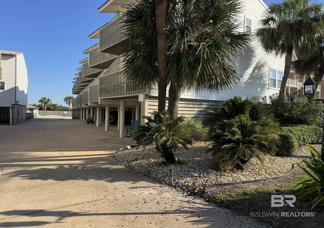 Photo 2 of Townhouse for sale at 554 E Beach Blvd #UNIT 3, Gulf Shores, AL 36542 | MLS# 411330 | Listing updated on 2026-09-30