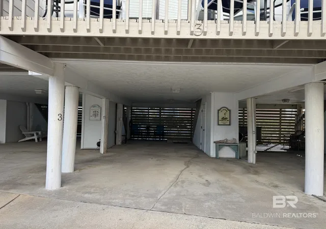 Photo 3 of Townhouse for sale at 554 E Beach Blvd #UNIT 3, Gulf Shores, AL 36542 | MLS# 411330 | Listing updated on 2026-09-30