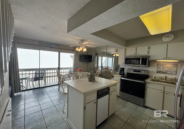 Photo 4 of Townhouse for sale at 554 E Beach Blvd #UNIT 3, Gulf Shores, AL 36542 | MLS# 411330 | Listing updated on 2026-09-30