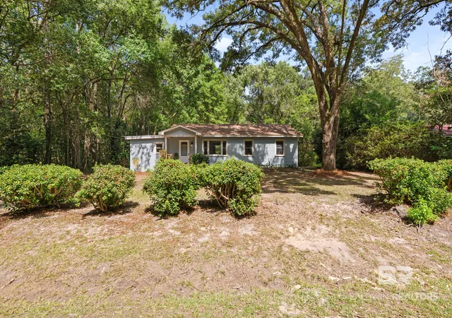 Photo 3 of Single family home for sale at 2566 Riverside Dr, Mobile, AL 36605 | MLS# 411314 | Listing updated on 2026-10-19