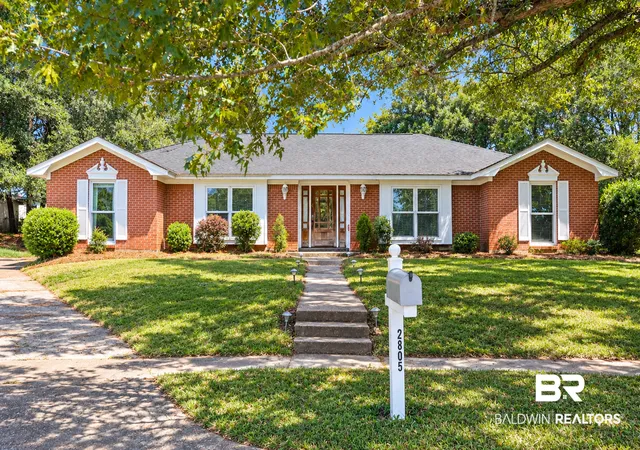 Photo 2 of Sale Pending at 2805 Westmoor Ct, Mobile, AL 36695 | MLS# 410408 | Listing updated on 2026-09-17