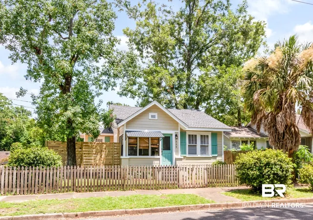 Photo 2 of Single family home for sale at 359 Chatham St, Mobile, AL 36604 | MLS# 406175 | Listing updated on 2026-10-06