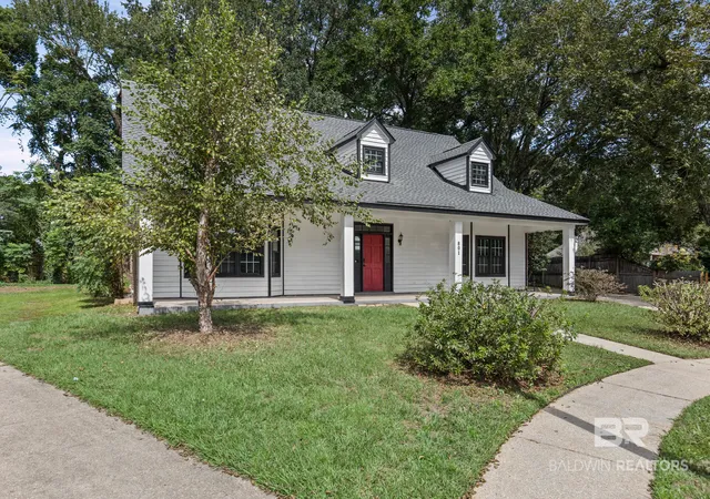 Photo 3 of Single family home for sale at 801 Highpoint Cir, Mobile, AL 36693 | MLS# 411786 | Listing updated on 2026-10-19