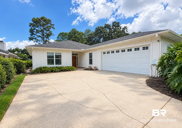Photo 1 of Single family home for sale at 103 Oak Bnd Ct, Fairhope, AL 36532 | MLS# 410118 | Listing updated on 2026-09-14