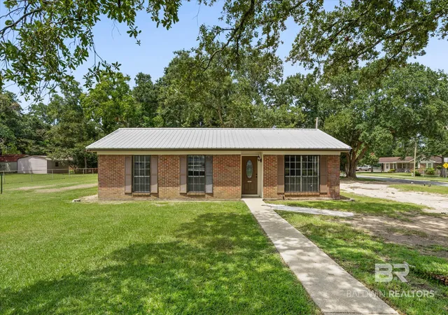 Photo 1 of Sale Pending at 400 W 9th Avenue, Foley, AL 36535 | MLS# 411451 | Listing updated on 2026-10-13