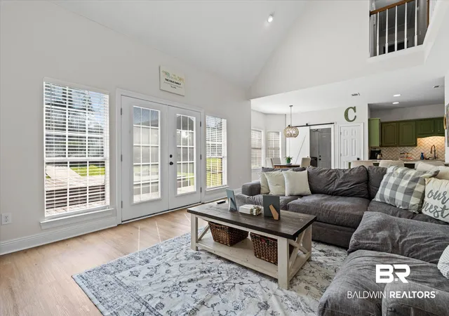 Photo 3 of Single family home for sale at 19138 Fairfield Dr, Fairhope, AL 36532 | MLS# 410192 | Listing updated on 2026-09-21