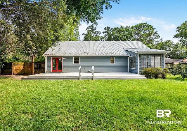 Photo 4 of Single family home for sale at 404 W Pedigo Ave, Foley, AL 36535 | MLS# 406696 | Listing updated on 2026-10-07