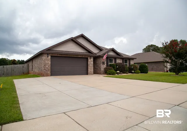 Photo 3 of Single family home for sale at 723 Whittington Ave, Fairhope, AL 36532 | MLS# 410177 | Listing updated on 2026-09-14