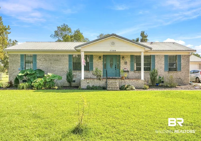 Photo 1 of Single family home for sale at 1709 Crest Ln, Molino, FL 32577 | MLS# 410350 | Listing updated on 2026-10-26