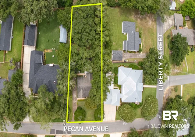Photo 2 of Sale Pending at 354 Pecan Ave, Fairhope, AL 36532 | MLS# 410493 | Listing updated on 2026-09-18