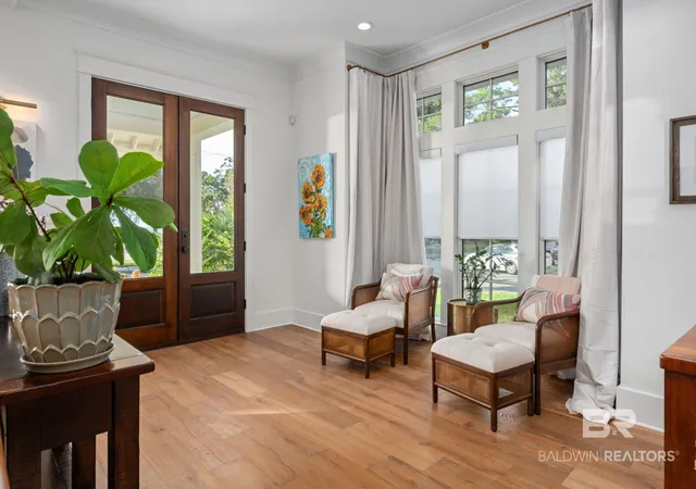 Photo 3 of Single family home for sale at 401 S Mobile St, Fairhope, AL 36532 | MLS# 411776 | Listing updated on 2026-10-21