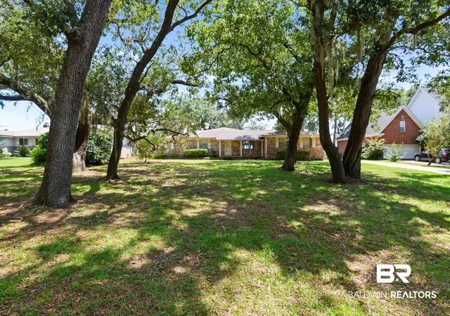 Photo 3 of Single family home for sale at 9182 Bay View Dr, Lillian, AL 36549 | MLS# 410016 | Listing updated on 2026-09-23