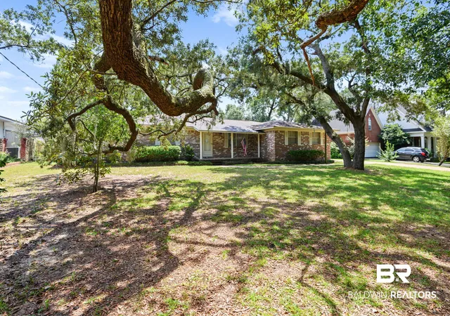 Photo 4 of Single family home for sale at 9182 Bay View Dr, Lillian, AL 36549 | MLS# 410016 | Listing updated on 2026-09-23