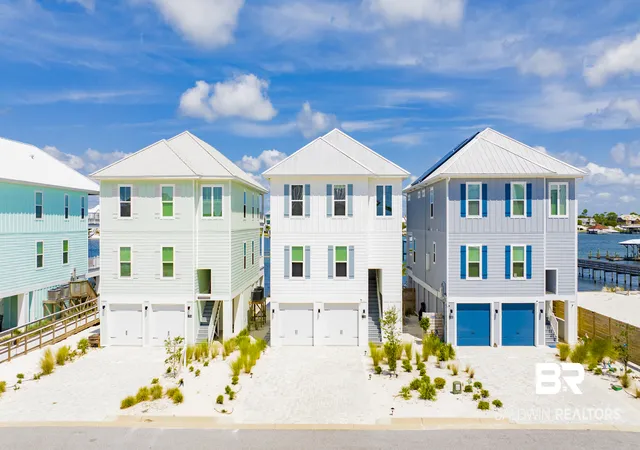 Photo 1 of Single family home for sale at 17030 Starboard Pl, Pensacola, FL 32507 | MLS# 410407 | Listing updated on 2026-09-14