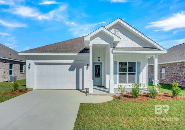 Single family home for sale at 28159 Autumn Lakes Cir, Elberta, AL 36530 | MLS# 411867