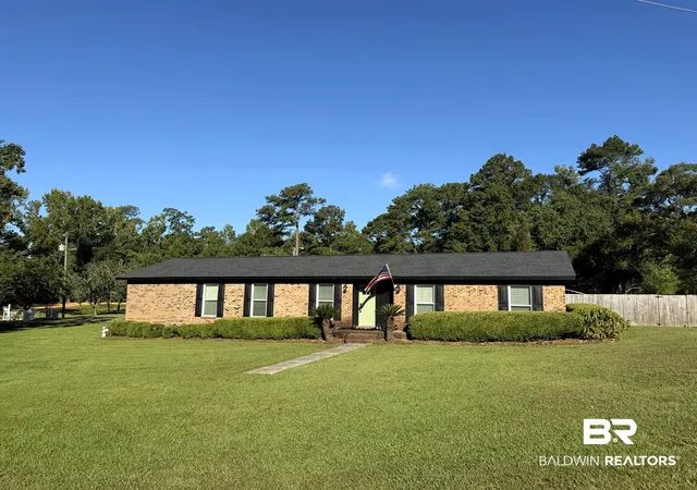 Photo 1 of Single family home for sale at 19 Knollwood Ln, Brewton, AL 36426 | MLS# 410509 | Listing updated on 2026-09-10