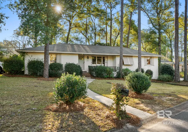 Photo 1 of Single family home for sale at 451 Ivy Cir, Fairhope, AL 36532 | MLS# 411915 | Listing updated on 2026-10-14