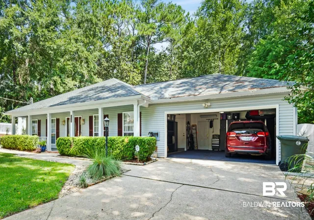 Photo 3 of Single family home for sale at 111 Lakeview Loop, Daphne, AL 36526 | MLS# 409379 | Listing updated on 2026-10-27