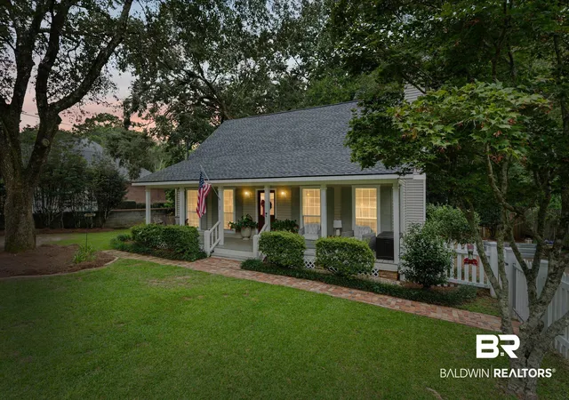 Photo 1 of Single family home for sale at 5 Echo Ln, Fairhope, AL 36532 | MLS# 410418 | Listing updated on 2026-09-09