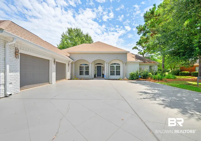 Photo 2 of Single family home for sale at 339 Royal Dr, Gulf Shores, AL 36542 | MLS# 409211 | Listing updated on 2026-09-02