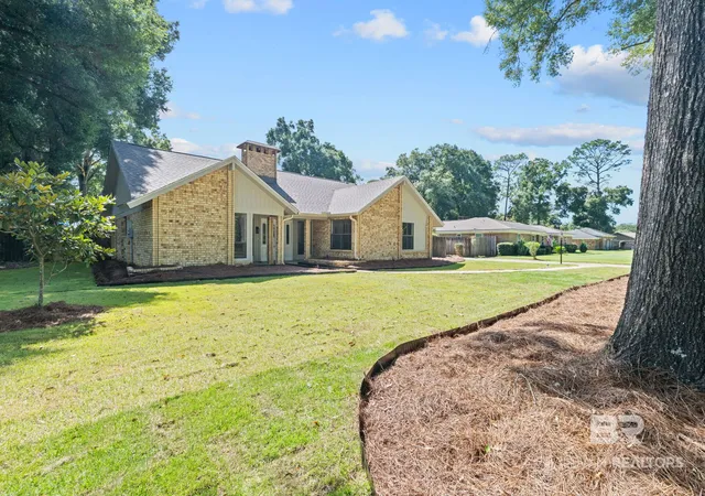 Photo 3 of Single family home for sale at 562 N Vaughn Dr, Satsuma, AL 36572 | MLS# 411804 | Listing updated on 2026-10-08