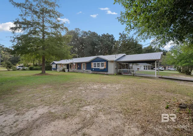 Photo 3 of Single family home for sale at 5009 Chaucer Dr, Mobile, AL 36693 | MLS# 411679 | Listing updated on 2026-10-15
