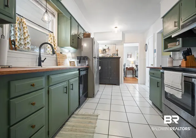 Photo 3 of Single family home for sale at 511 E Barksdale Dr, Mobile, AL 36606 | MLS# 399734 | Listing updated on 2026-09-11