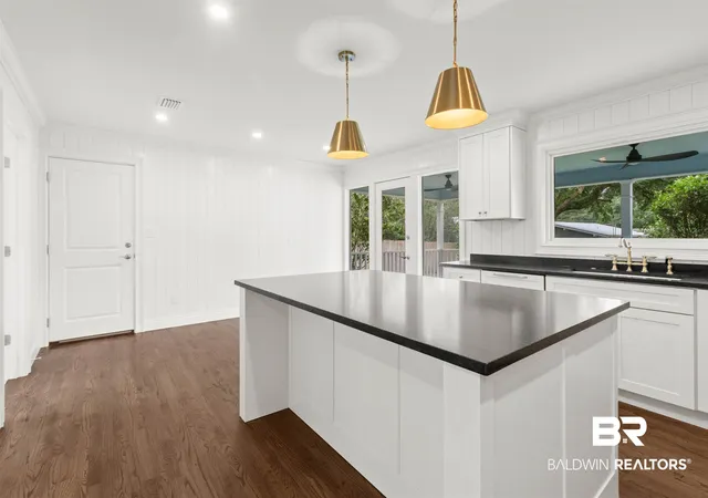 Photo 4 of Single family home for sale at 216 Pinecrest Ln, Fairhope, AL 36532 | MLS# 394617 | Listing updated on 2026-09-18