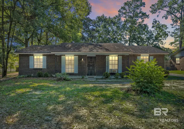 Photo 1 of Sale Pending at 1616 Mississippi St, Mobile, AL 36618 | MLS# 410405 | Listing updated on 2026-10-02