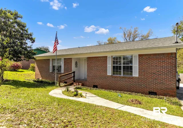 Photo 2 of Single family home for sale at 2067 Clb House Dr, Lillian, AL 36549 | MLS# 394828 | Listing updated on 2026-09-18