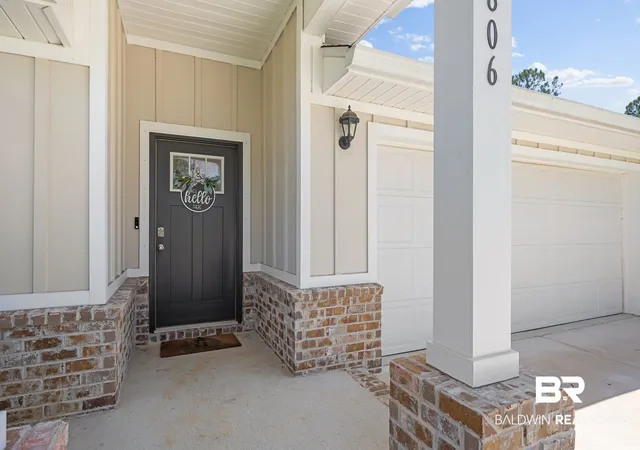 Photo 2 of Sale Pending at 15806 Laurelbrooke Loop, Fairhope, AL 36532 | MLS# 410427 | Listing updated on 2026-09-17