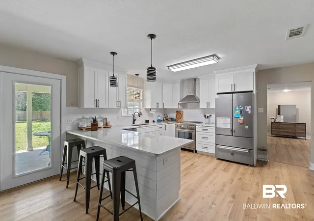 Photo 3 of Single family home for sale at 5330 E Bay Blvd, Gulf Breeze, FL 32563 | MLS# 410465 | Listing updated on 2026-09-13