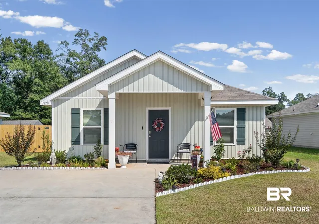 Single family home for sale at 7828 Oakmont Dr, Theodore, AL 36582 | MLS# 411084