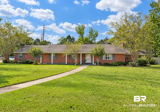 Photo 1 of Single family home for sale at 908 S Presley St, Atmore, AL 36502 | MLS# 411133 | Listing updated on 2026-10-12