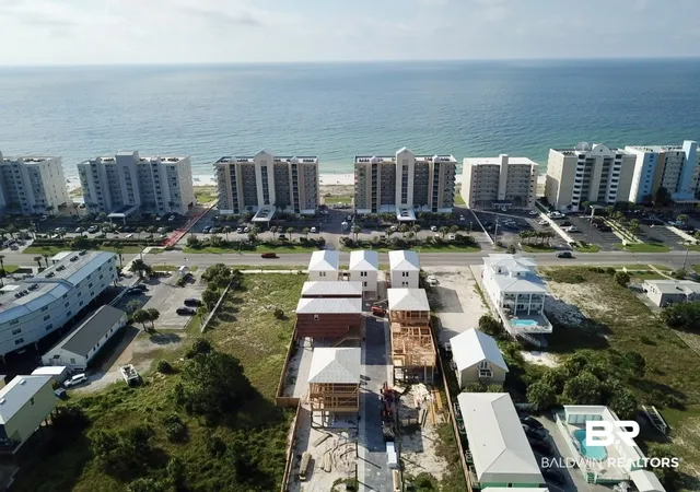 Photo 3 of Single family home for sale at 5 Crystal Dr, Gulf Shores, AL 36542 | MLS# 396773 | Listing updated on 2026-09-24
